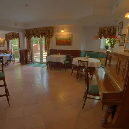 Bed & Breakfast Jedynak 3*