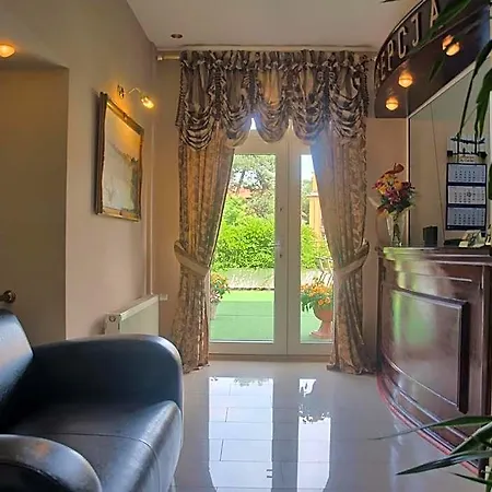 Bed & Breakfast Jedynak 3*